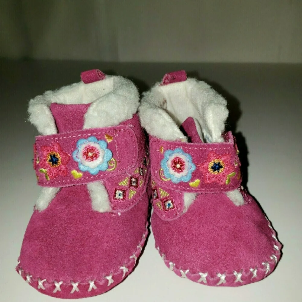 The Children's Place Pink Leather Embroidered Mocassin Booties Shoes Size 3-6M